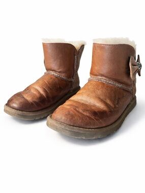 Ugg Boots Mini Bailey Bow Sz 6 Crystal Bow Accents Shearling Lined